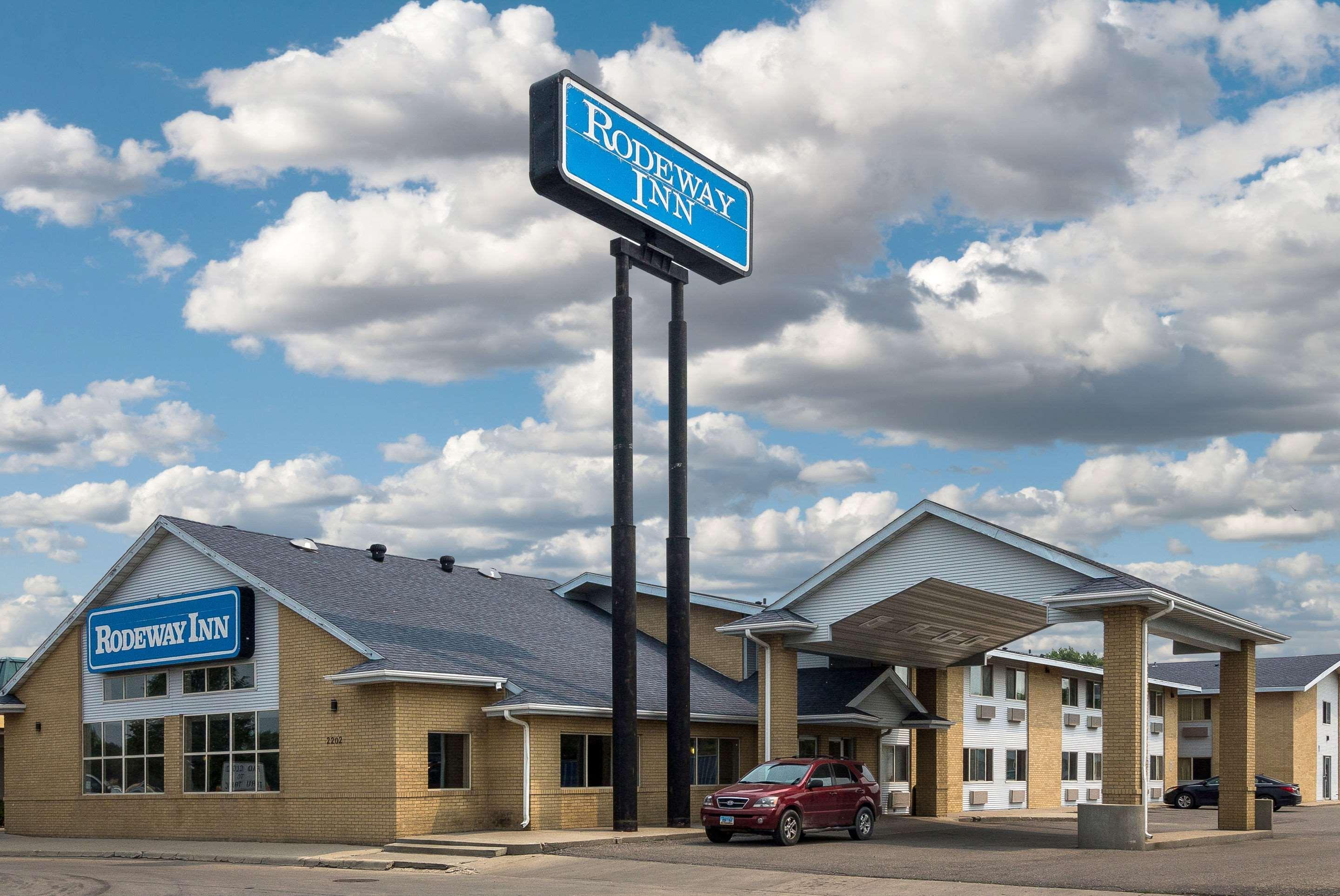 Rodeway Inn Fargo Exterior photo